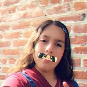 Meet your Posher, Julissa